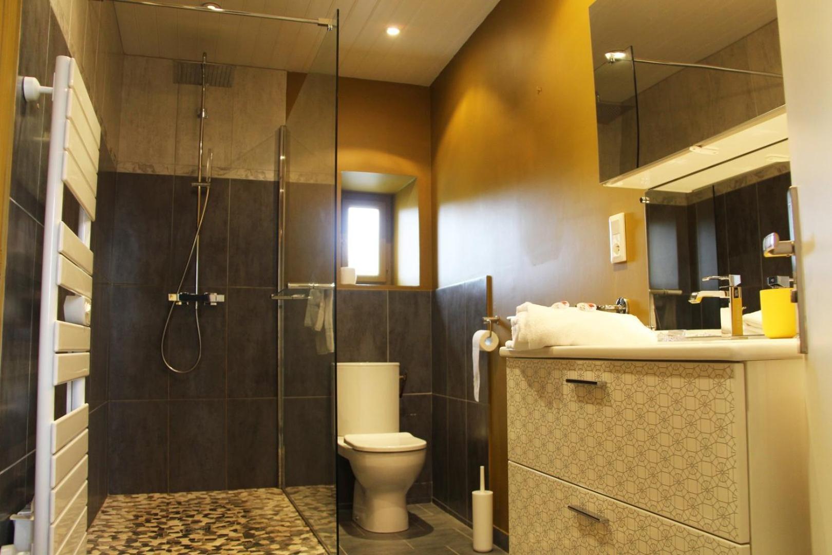 Henri IV - Parking Included - Self Check-In Apartment Chartres Luaran gambar