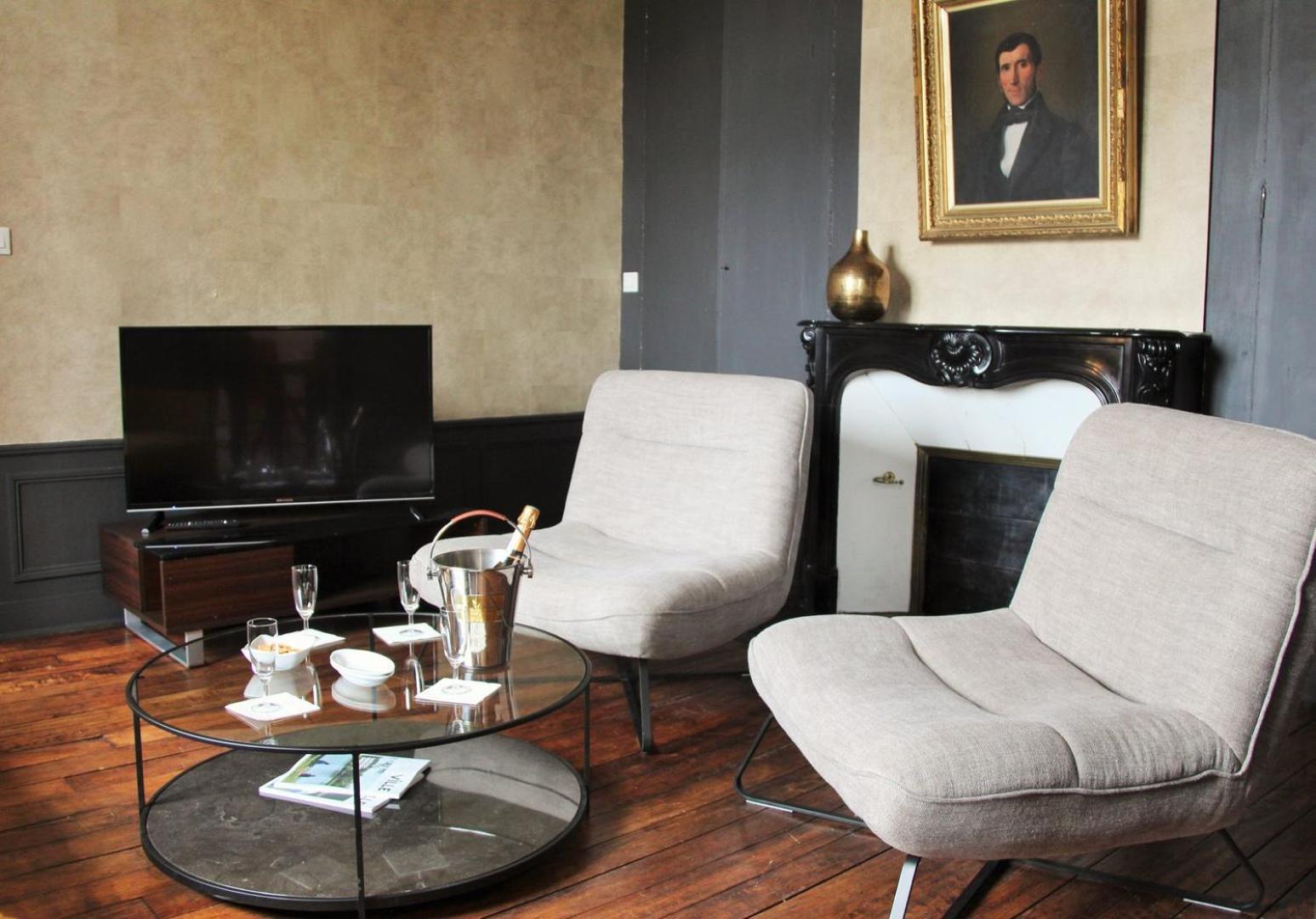 Henri IV - Parking Included - Self Check-In Apartment Chartres Luaran gambar